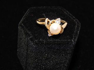 14K Gold Pearl Ring with 6 Diamonds 