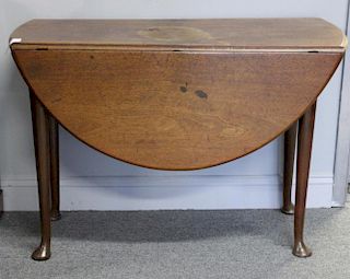 Queen Anne Style Drop Leaf Table.