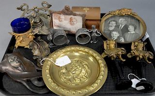 Tray lot to include Schutz Makers bronze dish, art nouveau inkwell, two picture frames, paperweight and paper clip, Benedict 