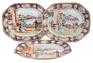 Set of Three Chinese Export Porcelain 'Mandarin Pattern' Platters