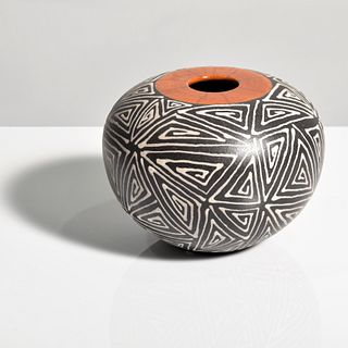 Robin McKay Vase / Vessel, Flint Institute of Arts