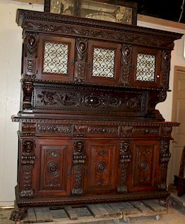 Italian Renaissance buffet in carved walnut with iron