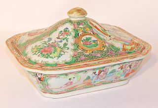 Chinese Export Rose Medallion Tureen