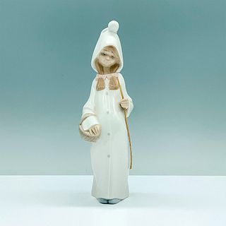 Girl With Basket 1004678 - Lladro Porcelain Figurine