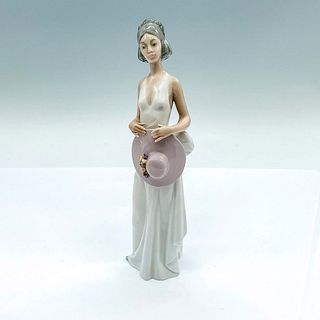 Summer Soiree 1005597 - Lladro Porcelain Figurine