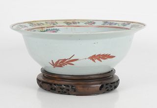 Chinese Porcelain Export Rose Mandarin Bowl