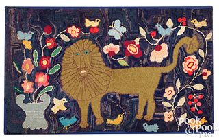 Large American hooked rug with lion, mid 20th c.