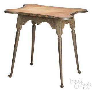 New England Queen Anne splay leg table, 18th c.
