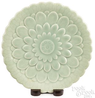 Chinese celadon chrysanthemum plate, Qing Dynasty
