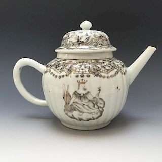 CHINESE FINE ARMORIAL TEAPOT, 18TH C