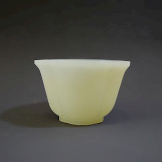 VERY FINE CHINESE HETIAN JADE CUP - QING DYNASTY