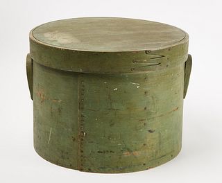 Round Green Painted Box