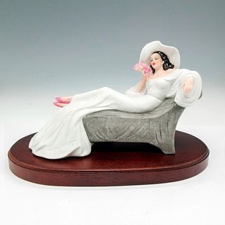 Icart Porcelain Figurine, 1937 Parfum De Fieurs