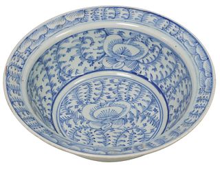 CHINESE BLUE AND WHITE PORCELAIN 'LOTUS' BOWL
