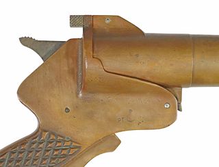 VAN KARNER VK-M12 BRASS FLARE GUN, c.1945