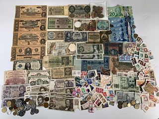 LOT OF VINTAGE AND MODERN INTERNATIONAL CURRENCY & STAMPS