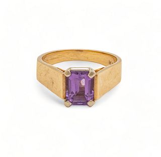 14K Yellow Gold Ring with Amethyst Stone, 5g Size: 6.25