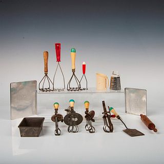 15pc Vintage Children's Kitchen Tools/Toys