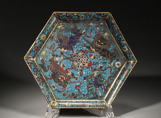 A lion patterned hexagonal cloisonne plate,Qing Dynasty,China