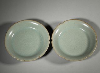 A pair of Longquan kiln porcelain plates,Song Dynasty,China