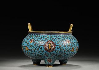 An interlocking flower patterned double-eared cloisonne censer,Qing Dynasty,China