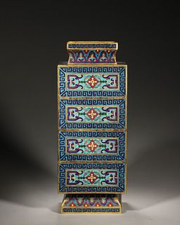 A flower patterned cloisonne cong vase,Qing Dynasty,China