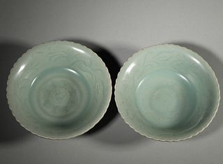 A pair of Longquan kiln porcelain bowls,Song Dynasty,China