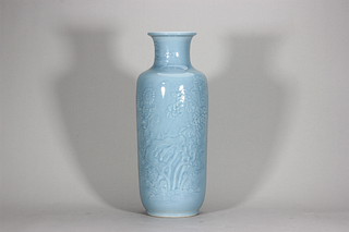 A flower carved blue glaze porcelain vase,Qing Dynasty,China