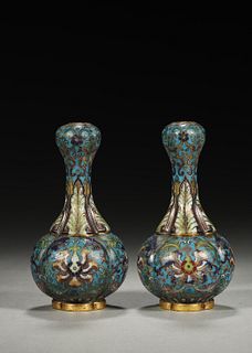 A pair of flower patterned cloisonne vases,Qing Dynasty,China