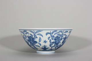 A blue and white flower porcelain bowl,Ming Dynasty,China