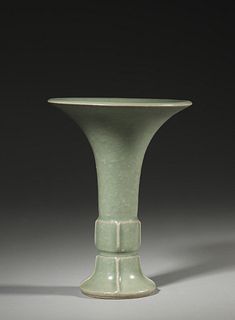 A Longquan kiln porcelain beaker vase,Song Dynasty,China