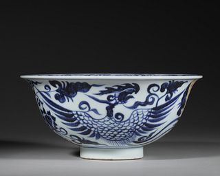 A dragon and phoenix patterned blue and white porcelain bowl,Qing Dynasty,China