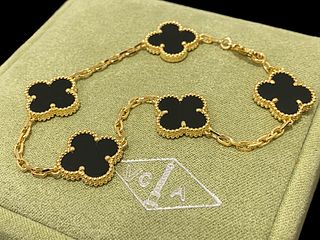 Van Cleef & Arpels Vintage Alhambra bracelet, 5 motifs 18K yellow gold, Onyx