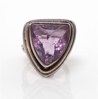 A Silver and Amethyst Ring, 12.20 dwts.