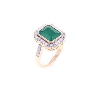Art Deco Emerald Diamond & 14k Yellow Gold Ring