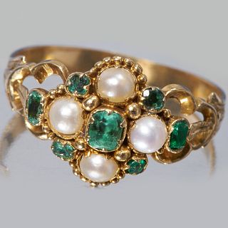 FINE ANTIQUE EMERALD AND PEARL CLUSTER RING
