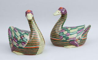 PAIR OF CHINESE EXPORT PORCELAIN GOOSE-FORM TUREENS AND COVERS