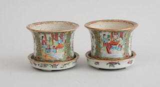PAIR OF CANTON ROSE MEDALLION PORCELAIN SMALL CACHE POTS AND STANDS