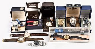 A lot of ten men's electric and mechanical wrist watches