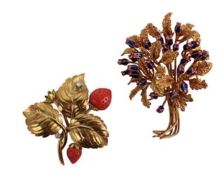 18K Yellow Gold Strawberry Coral Brooch
