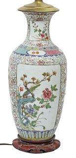 CHINESE FAMILLE ROSE PORCELAIN VASE 1-LT TABLE LAMP