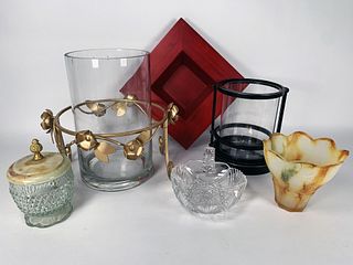 ASSORTED GLASS AND DECORATIVE LOT