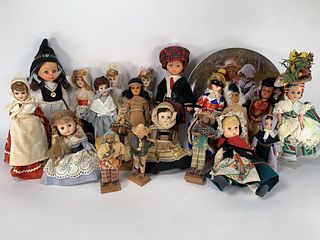 LARGE LOT OF DOLLS AND COLLECTOR PLATE