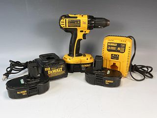 DEWALT POWER DRILL W BATTERY PACKS AND CHARGERS