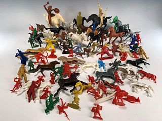 LOT OF PLASTIC HORSES AND FIGURES MPC