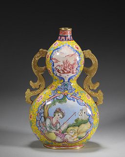 A Cloisonne Enamel Double-Gourd-Shaped Vase