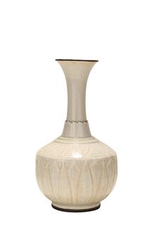 A Ding Ware White-Glazed Silver Coating Globular Bottle Vase