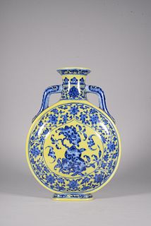A Yellow-Ground and Underglaze-Blue Sanduo Oblate Vase