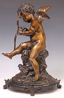 LARGE PATINATED BRONZE SCULPTURE OF CUPID PREPARING HIS BOW