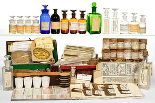 ASSORTED APOTHECARY LABELS / BOTTLES AND OTHER ARTICLES, UNCOUNTED LOT